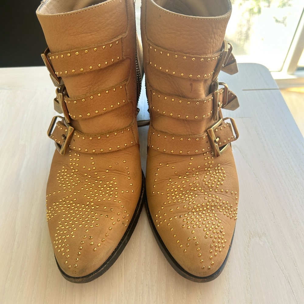 Chloe Susanna tan suede studded boots